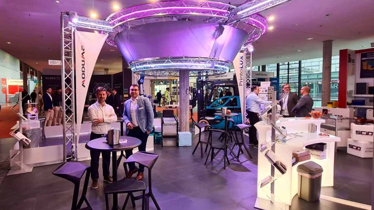 Diseño y construcción del stand de SCIO Automation en una feria comercial